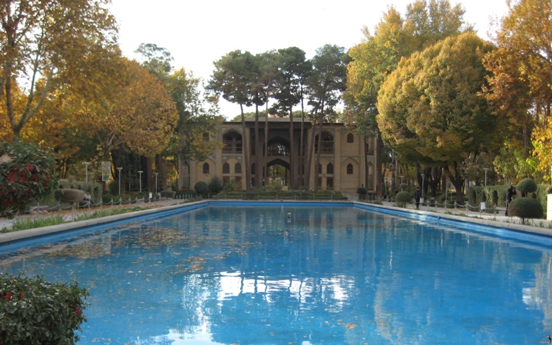 قصر هشت بيهيشت اصفهان